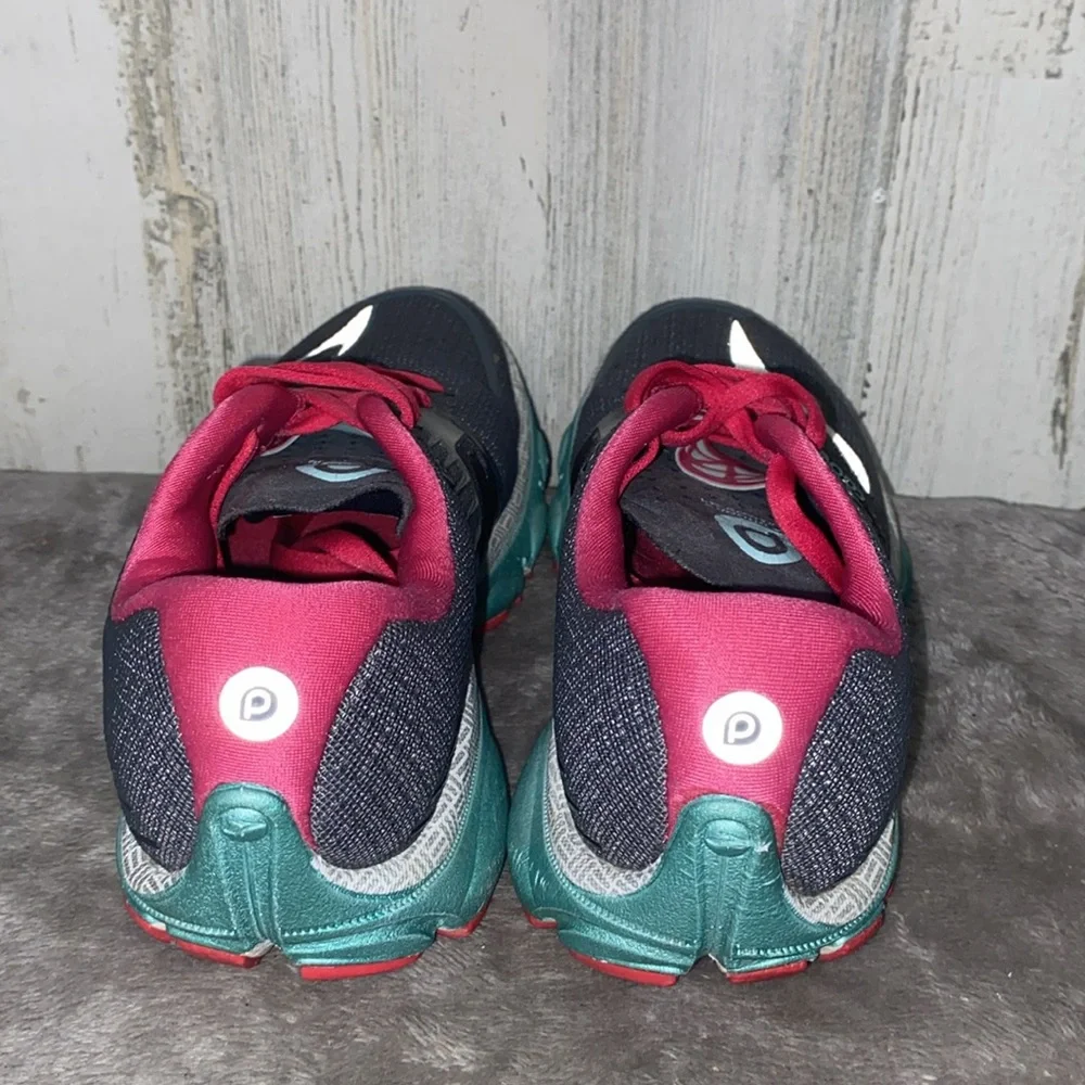 Women's Brooks PureCadence Running Shoes Size 6